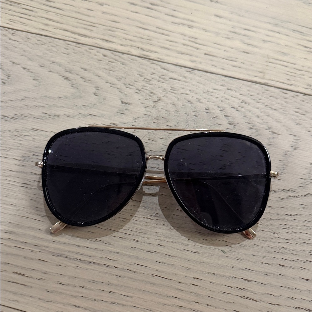 PrettyLittleThing Gold Frame Sunglasses